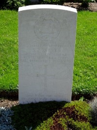 Klagenfurt War Cemetery - Reeves, Sydney John